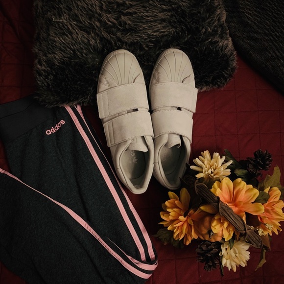 Adidas sneakers - Picture 1 of 5
